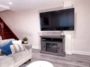 Cheerful & Modern Home w/ a Walkout Deck Area - Image 4