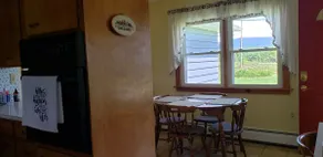 3-bedroom country home with mountain views - Image 5