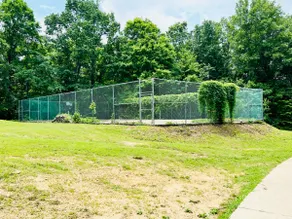 Experience Cozy Nights | Fire Pit, Tennis & Nature - Image 4