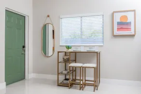 Chic Studio - Near Everything Trendy - Image 5