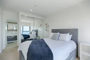 Modern 2Brm Waterfront Apartment - Image 2