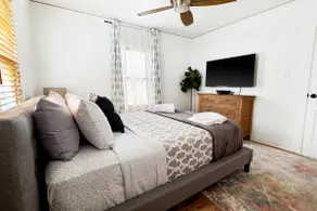Newly Renovated 2-Bedroom Haven with Private Garden - Image 4