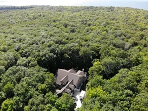 Luxury Retreat in Ellison Bay - Image 4