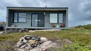 Private Oceanfront Cabin in Pool's Island NL - Image 4