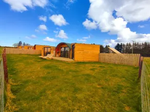 Pet Friendly Luxury Lodge with Hot Tub - Image 2