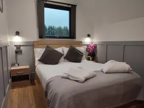 Pet Friendly Luxury Lodge with Hot Tub - Image 5