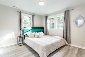 Chic ranch close to DT Raleigh - starts at $3.5k/m - Image 4