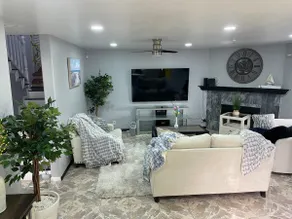 Spacious 5BR|3BA for families - Image 2