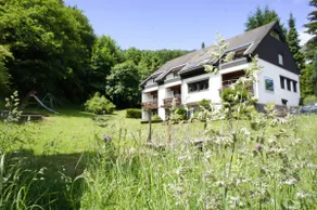 Modern 6-person 4-room penthouse in the heart of Sauerland - Image 3
