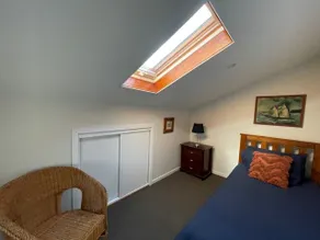 Family-friendly townhouse, 3 mins walk to beach - Image 3