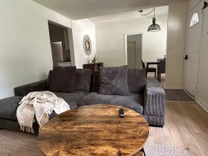 Private Apartment on Queen - Image 2