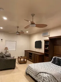 Adorable 1-bedroom place with free parking - Image 2