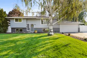 Spacious/Modern home/KINGSIZE BED near waterfront. - Image 2