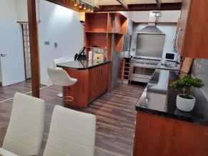 Modern and spacious two bedroom apartment - Image 4