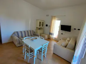 Stylish apartment with small garden - Image 4