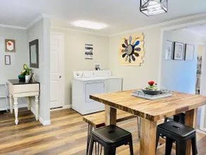 Cozy One Bedroom Apartment by Sweet Onion Home - Image 3