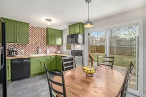 KC Urban Oasis w/ 8Ft Fence & Unique Kitchen - Image 2
