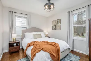 KC Urban Oasis w/ 8Ft Fence & Unique Kitchen - Image 5