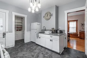 Bright Kent Retreat | Walk to Downtown & KSU - Image 4