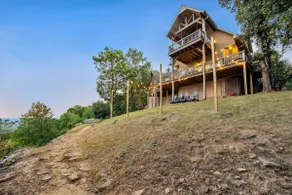 ON Mt Nebo State Park | Luxury Mountain Retreat - Image 3