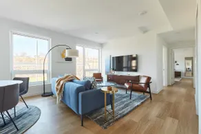 Stylish 2 BR w Roof Deck Access - Mins to NYC - Image 4