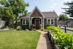 B Street Cottage - Historic Washburne District - Image 2