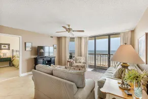 Beautiful Front Beach 4 Bedroom Condo with Private Parking and Pools - Image 4