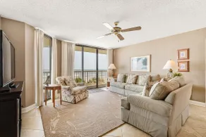 Beautiful Front Beach 4 Bedroom Condo with Private Parking and Pools - Image 3