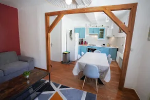 Spacious and cozy 3-room apartment, facing south, very close to the Loire River - Image 2