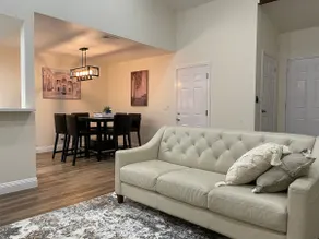 Cozy Getaway Near the Heart of Sacramento - Image 4