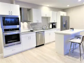 ✴Gorgeous Apartment - Awesome Location✴ - Image 2