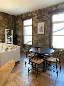 Beautiful One Bedroom - Steps from Downtown!! - Image 2