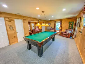 Mountain View Retreat: 5 Mi to MT Snow, Hot Tub - Image 3
