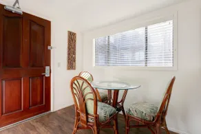 Lovely 1-Bedroom Oceanfront Apartment with Kitchen - Image 5