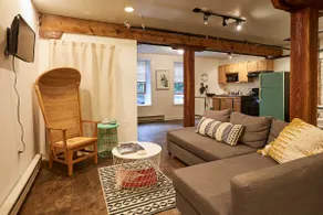 Fishtown: Spacious Loft in Renovated Brick Mill - Image 3