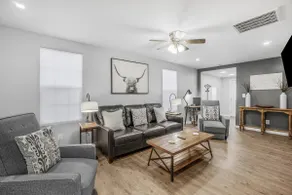 Lindsay's Landing: 3-Bedroom, 2-Bathroom Home - Image 3