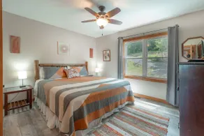 Front-Row Sunsets · Hot Tub Cabin, Sleeps 4 - Image 2