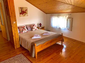 Ruby’s Charming house with breathtaking views! - Image 5