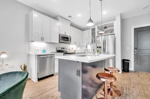 Modern Luxury ~ King Bed ~ 1BR in Plaza Midwood - Image 3