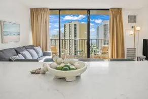 Waikiki Beach Ocean View 1 BD +Lanai - Image 2
