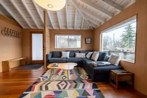 Bingen House 4 - Gorgeous Gorge Views - Stocked - Image 4