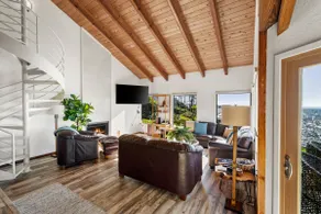 Abalone Cove - Oceanfront Getaway with Hot Tub - Image 5