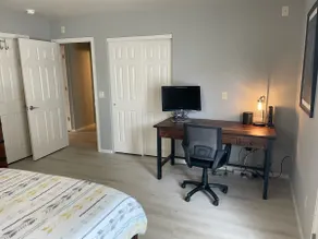 Cozy home, easy access to downtown and Lunch Loops - Image 4