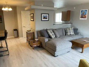 Cozy home, easy access to downtown and Lunch Loops - Image 3