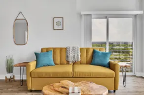 Elegant & Cozy 1BR Escape with King Bed in Plaza - Image 2