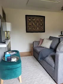 Adorable one bedroom place close to Romsey Town - Image 5