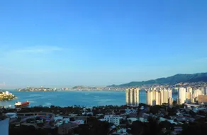 Panoramic View: Spacious Apartment - Image 4