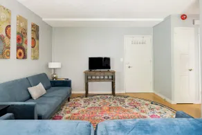 Cheery condo at Convention Center, walk everywhere - Image 3