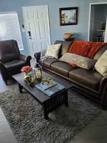 Bright Airy Spacious and Newly Renovated - Image 2