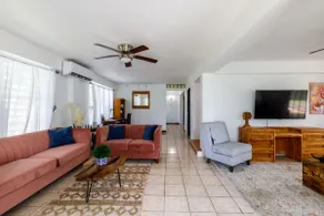 Rainforest Retreat 15 min from the beach - Image 3